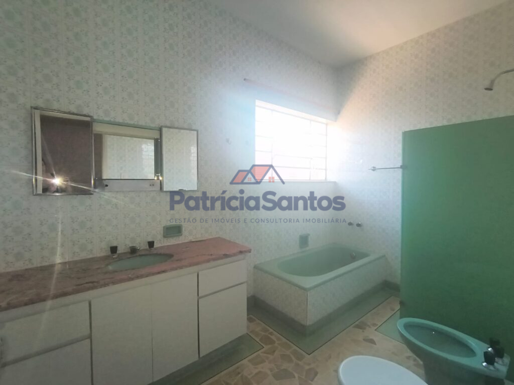 a231c360-9b53-4165-bc95-9c82611468f0